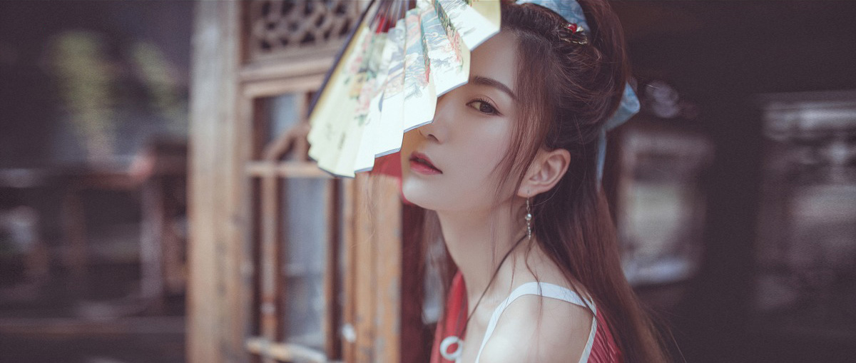 浅浅回眸