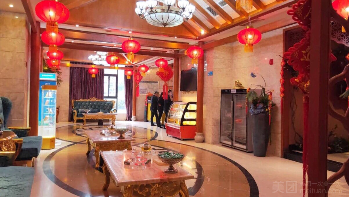 与伙伴去昆明家庭式spa休闲会馆，近百款服务及十余类主题项目